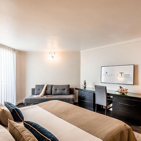 Daniel Herzliya Hotel Zewnętrze zdjęcie A room at the hotel