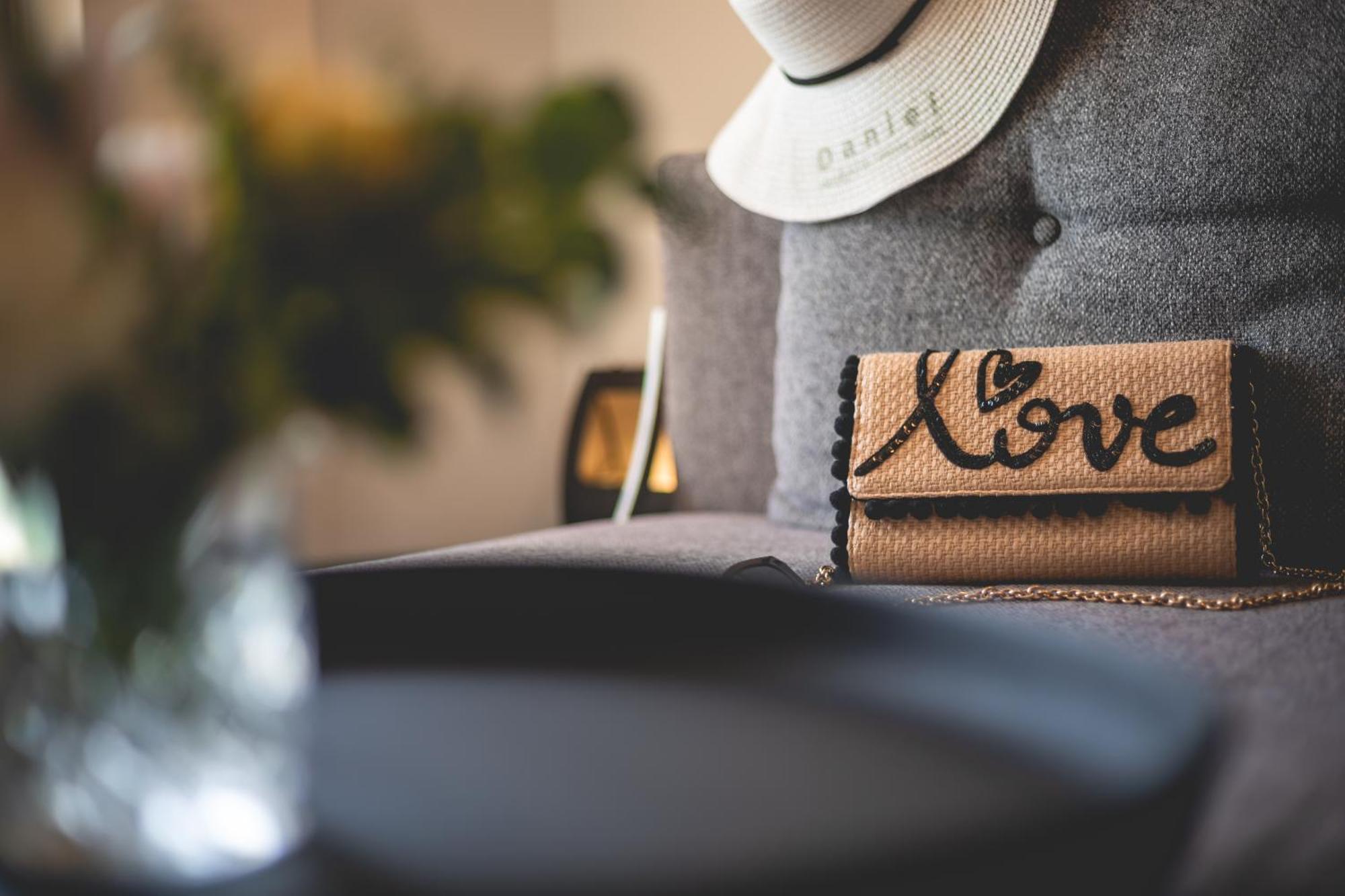 Daniel Herzliya Hotel Zewnętrze zdjęcie A Loewe bag